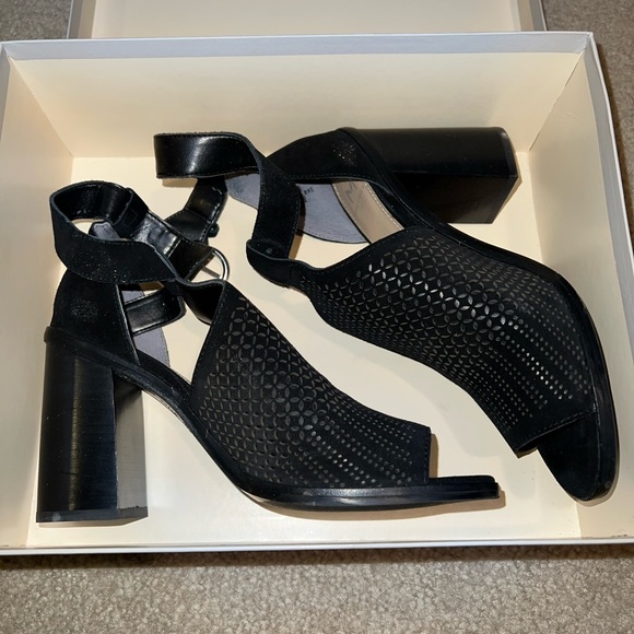 Marc Fisher Shoes - Marc Fisher LTD Vixen Pepe Toe Sandal
